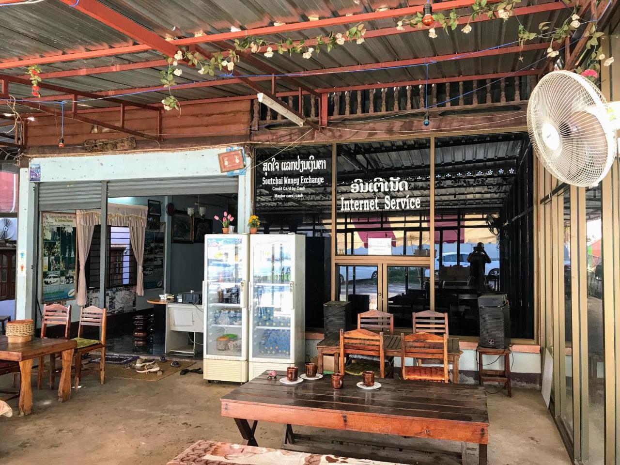 Soutchai Hostel And Tour Company Pakse Exterior photo